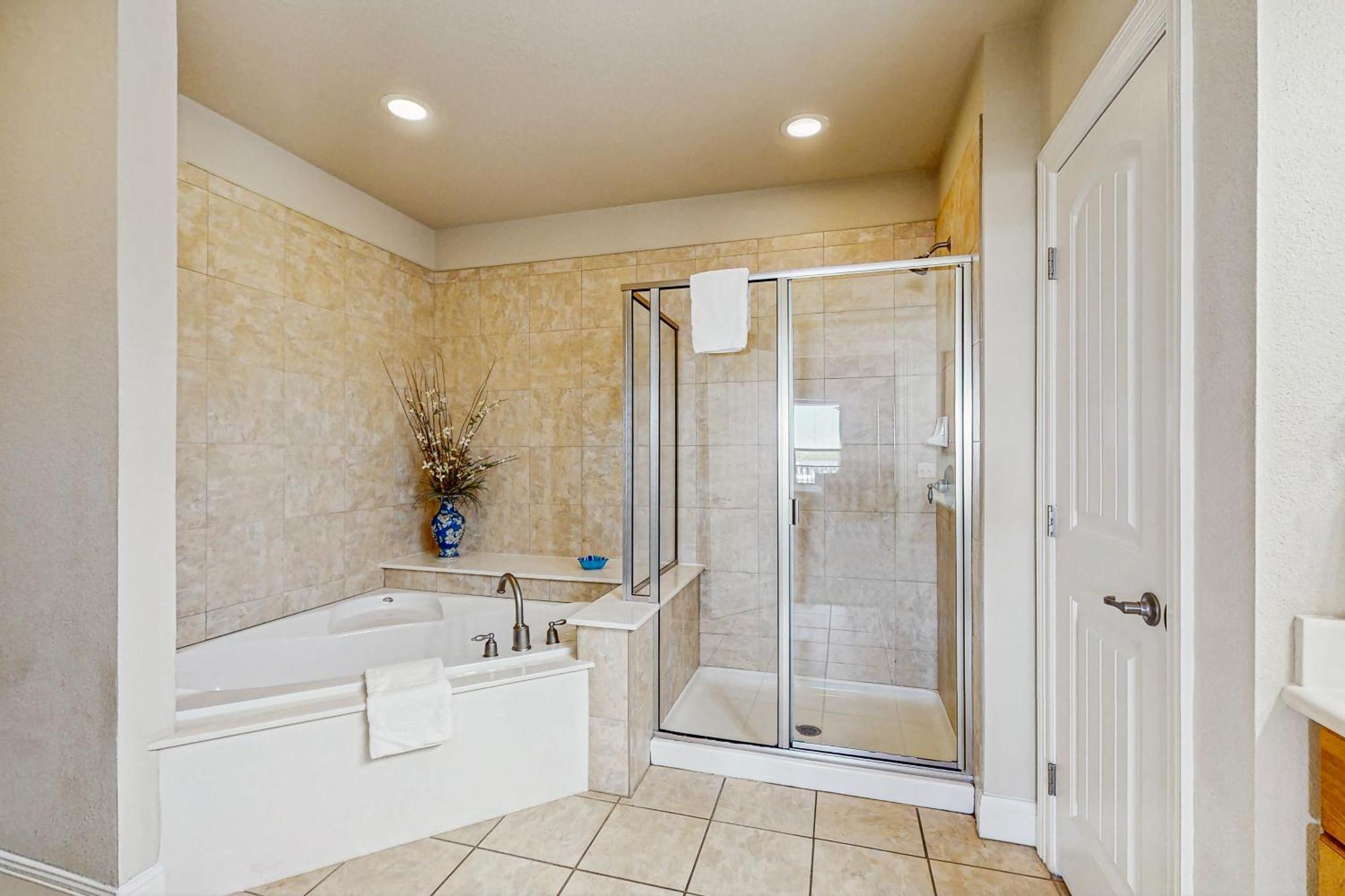 The Waters Condo Building 3 Horseshoe Bay Bagian luar foto