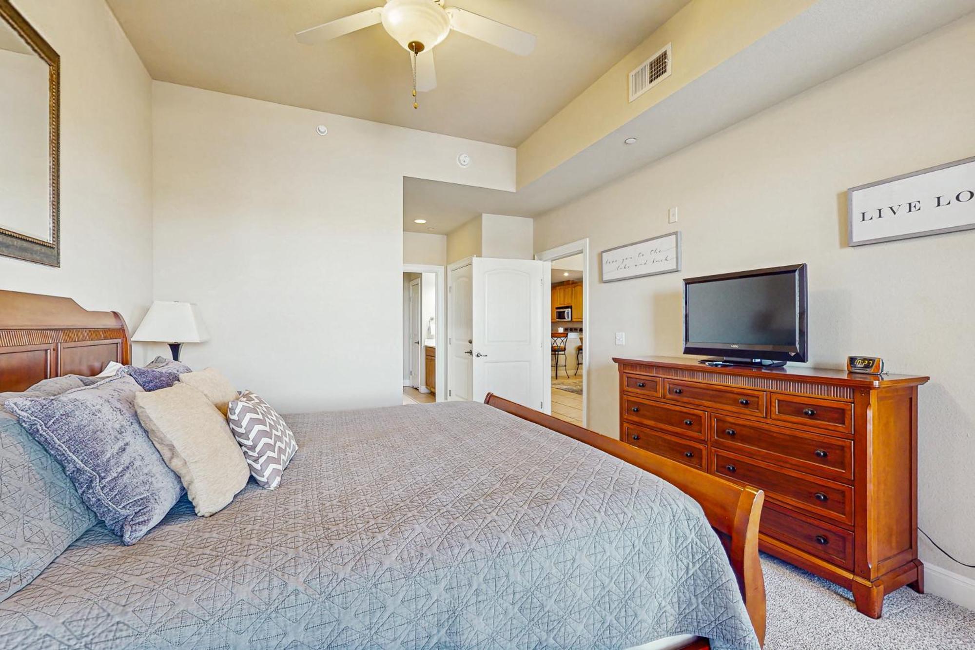 The Waters Condo Building 3 Horseshoe Bay Bagian luar foto