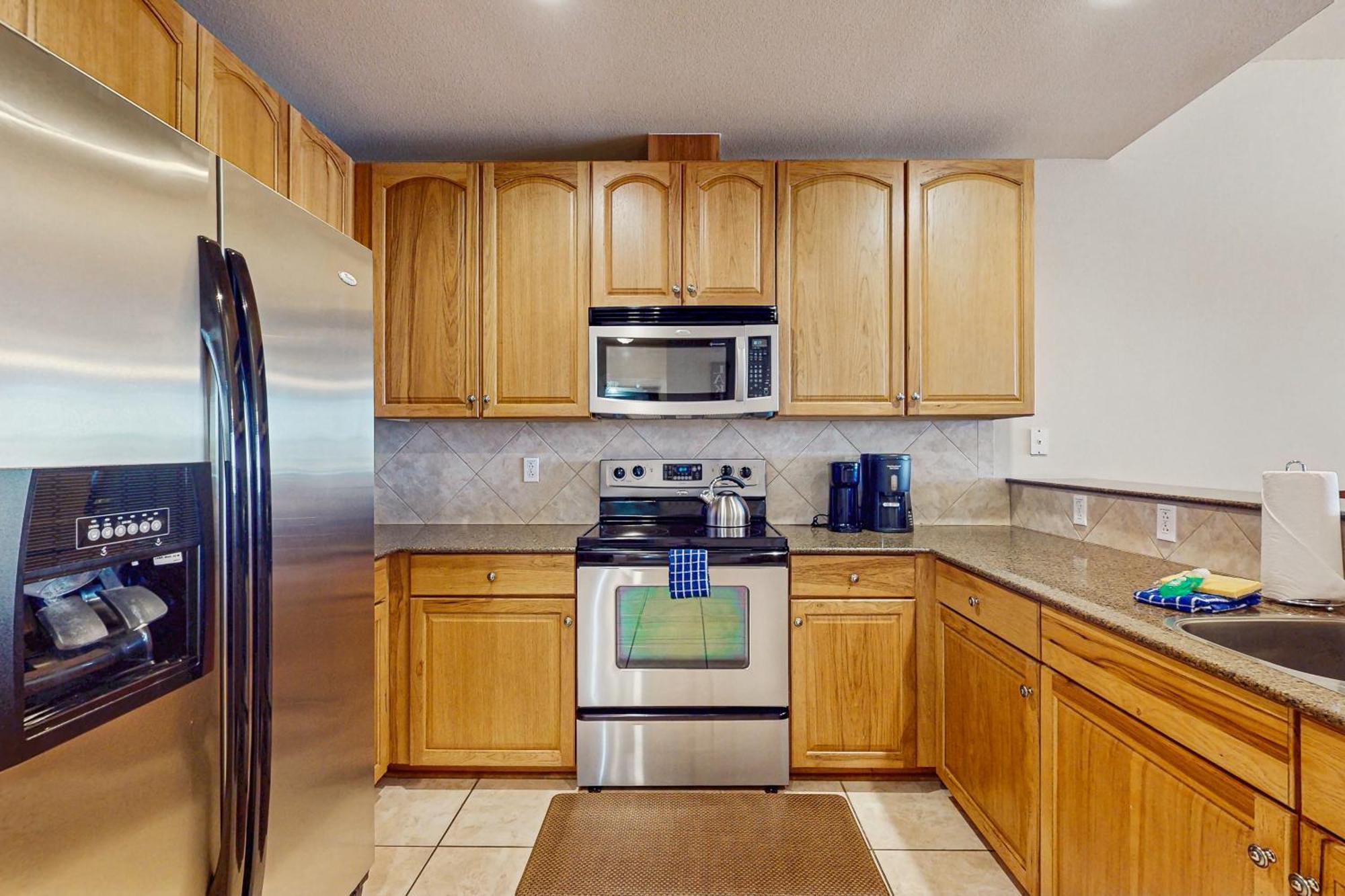 The Waters Condo Building 3 Horseshoe Bay Bagian luar foto