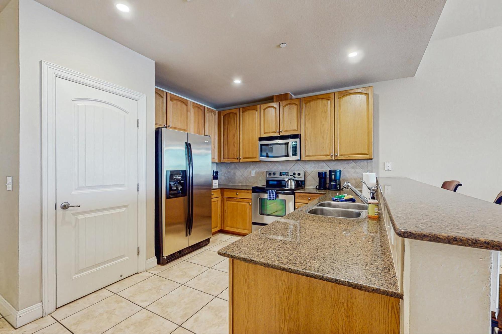 The Waters Condo Building 3 Horseshoe Bay Bagian luar foto