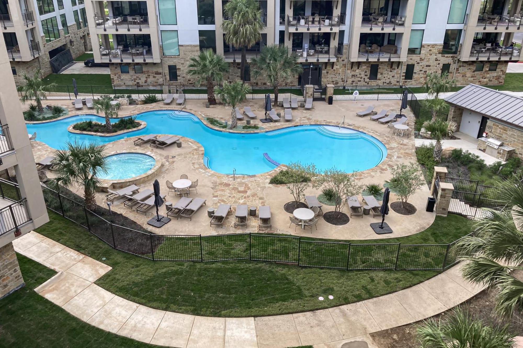 The Waters Condo Building 3 Horseshoe Bay Bagian luar foto